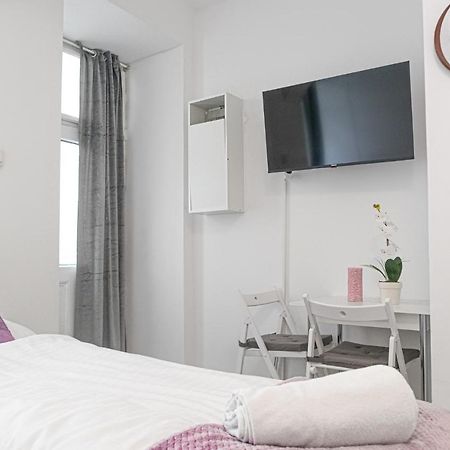 Cozy Room @ Hauptbahnhof - Well Situated & Central Viena Exterior foto